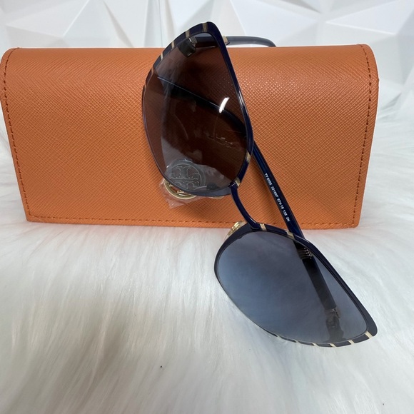 Tory Burch Blue Gradient Square Sunglasses with Gold Accents 💙 - Picture 9 of 10